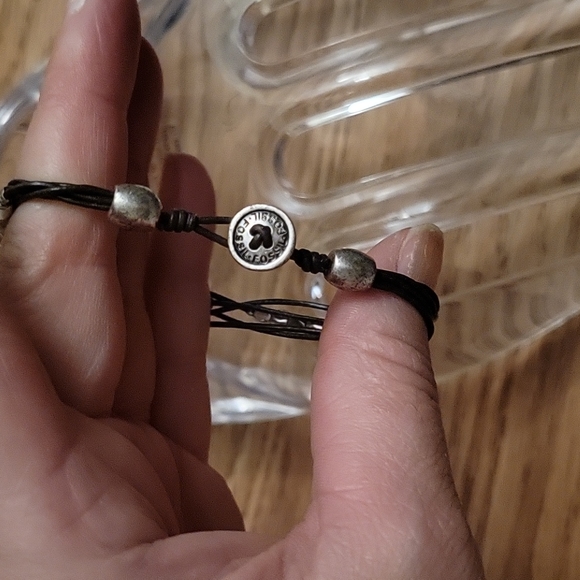 Set of barcelet and necklace Fossil Rondel Leather Wrist Wrap - Black &Silv - Picture 2 of 6